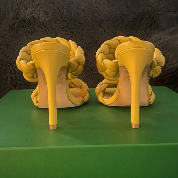 STEVE MADDEN Kenley Braided Heels - Picture 4 of 7